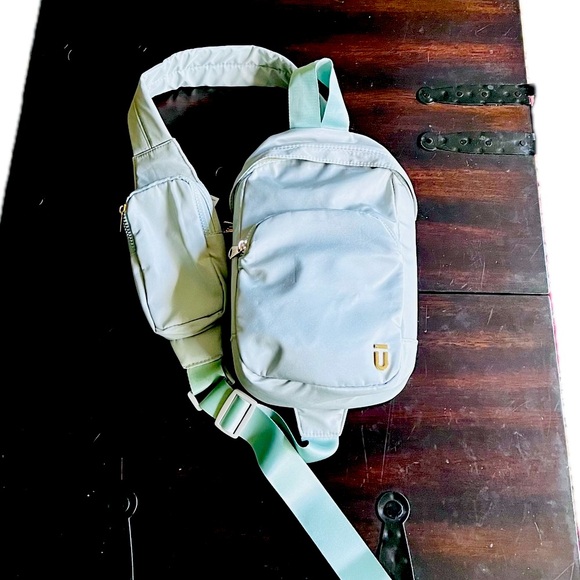 FUL SLING CROSSBODY BAG - Picture 1 of 10